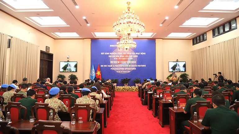 Toàn cảnh hội nghị. Toàn cảnh hội nghị.