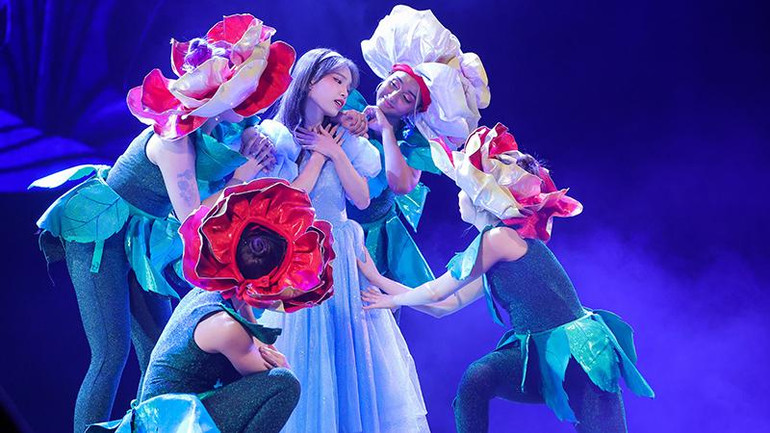 Một số hình ảnh của vở nhạc kịch “Alice in Wonderland”.