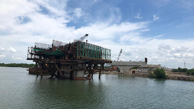 Dự án đường 991B đang được các nhà thầu tập trung thi công nhằm bảo đảm tiến độ đề ra.