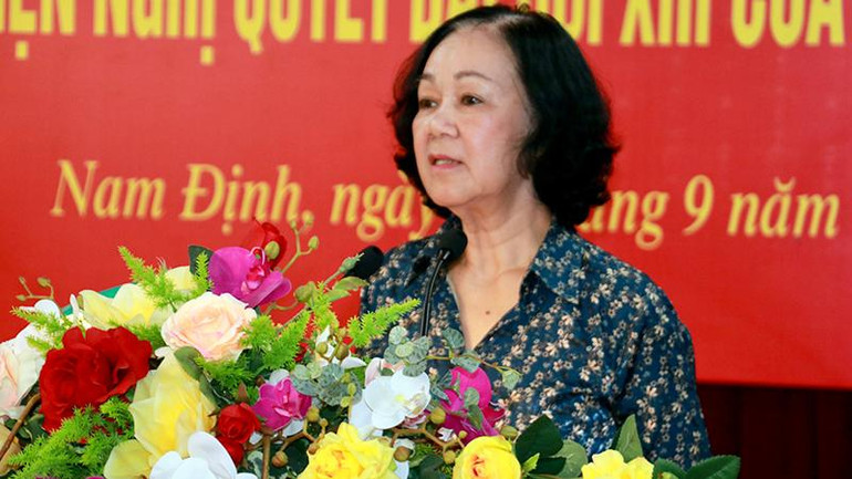 Đồng chí Trương Thị Mai, Ủy viên Bộ Chính trị, Bí thư Trung ương Đảng, Trưởng Ban Tổ chức Trung ương, phát biểu ý kiến tại buổi làm việc.