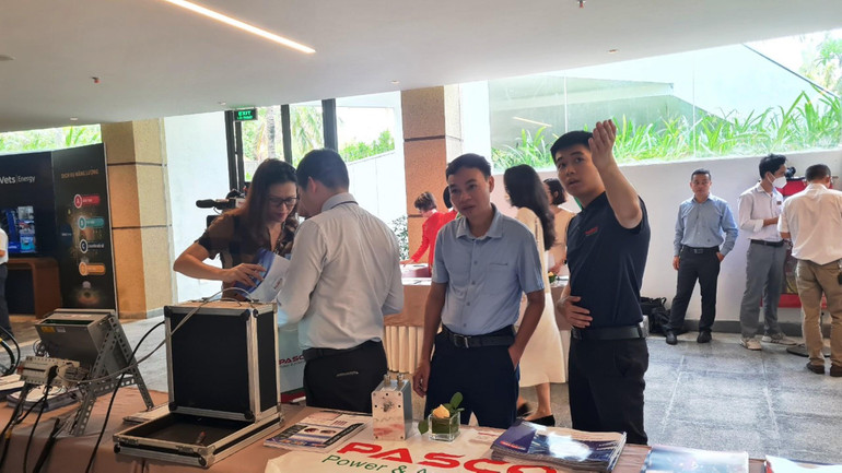 Đại biểu dự Hội nghị trao đổi và chia sẻ kinh nghiệm và tìm hiểu các giải pháp, mô hình, thiết bị tiết kiệm năng lượng. Đại biểu dự Hội nghị trao đổi và chia sẻ kinh nghiệm và tìm hiểu các giải pháp, mô hình, thiết bị tiết kiệm năng lượng.