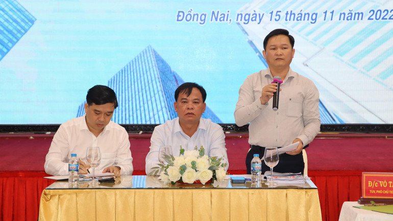 Giám đốc Sở Kế hoạch và Đầu tư Đồng Nai Nguyễn Hữu Nguyên trả lời các ý kiến của doanh nghiệp.