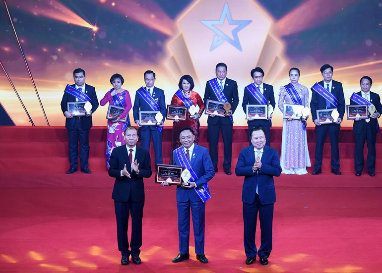 Các doanh nhân tiêu biểu năm 2022 được tôn vinh.
