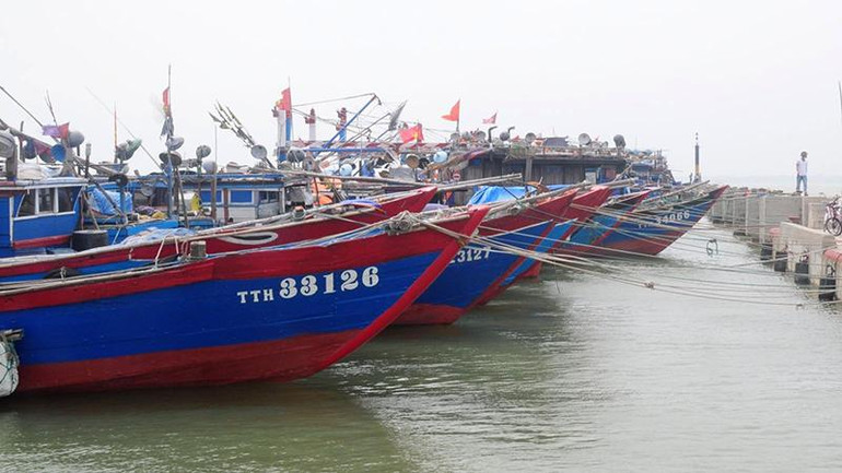Tàu thuyền tại Thừa Thiên Huế được kêu gọi về nơi trú tránh bão an toàn.