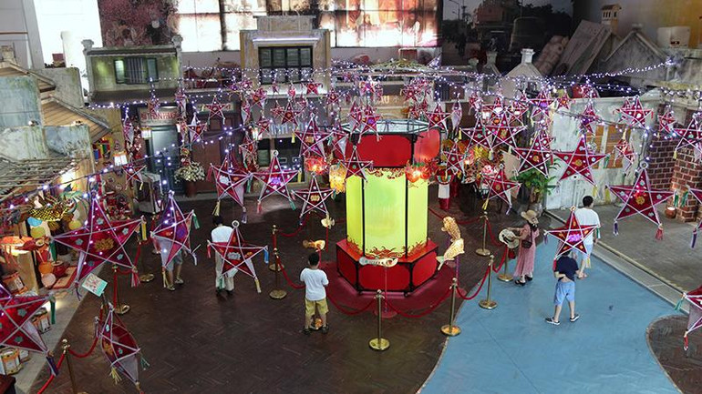 Không khí Tết Trung thu sớm tại Hoàng thành Thăng Long.