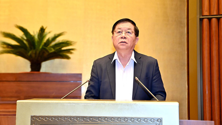 Đồng chí Nguyễn Trọng Nghĩa, Bí thư Trung ương Đảng, Trưởng Ban Tuyên giáo Trung ương phát biểu bế mạc hội nghị. (Ảnh: ĐĂNG KHOA)