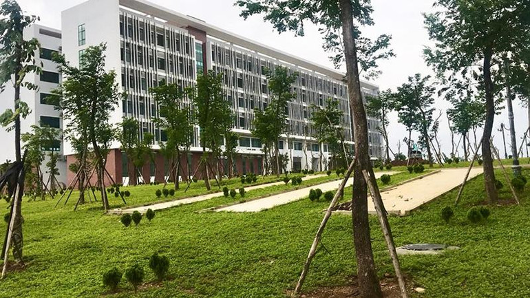 Khu giảng đường mới khánh thành của Đại học Quốc gia Hà Nội tại Hòa Lạc. Khu giảng đường mới khánh thành của Đại học Quốc gia Hà Nội tại Hòa Lạc.