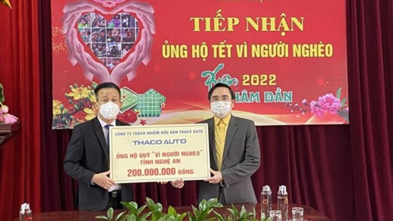 Mặt trận Tổ quốc Việt Nam các cấp tiếp nhận ủng hộ Tết vì người nghèo. (Ảnh: VINH DIỆP) Mặt trận Tổ quốc Việt Nam các cấp tiếp nhận ủng hộ Tết vì người nghèo. (Ảnh: VINH DIỆP)