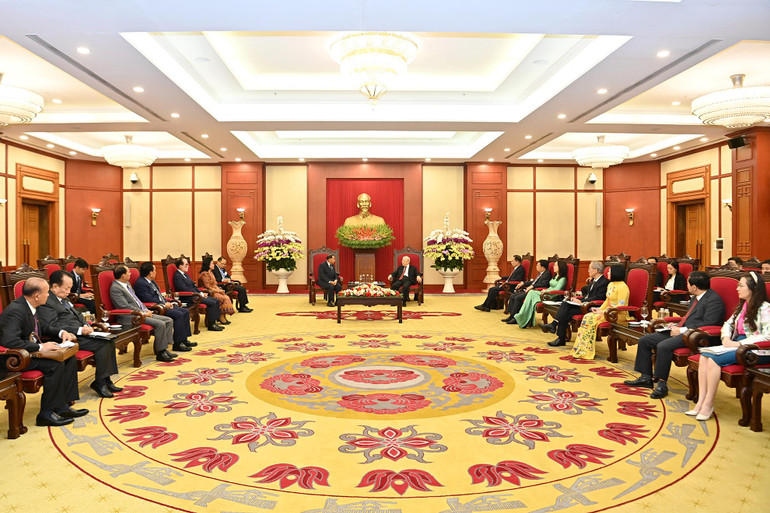 Quang cảnh buổi tiếp Chủ tịch Thượng viện Vương quốc Campuchia Samdech Say Chhum.