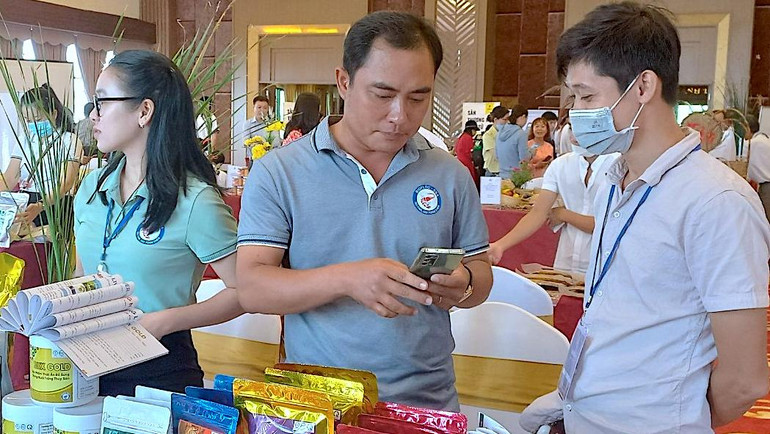 Doanh nhân, doanh nghiệp trưng bày và quảng bá sản phẩm, dịch vụ… tại CamaUP’22.