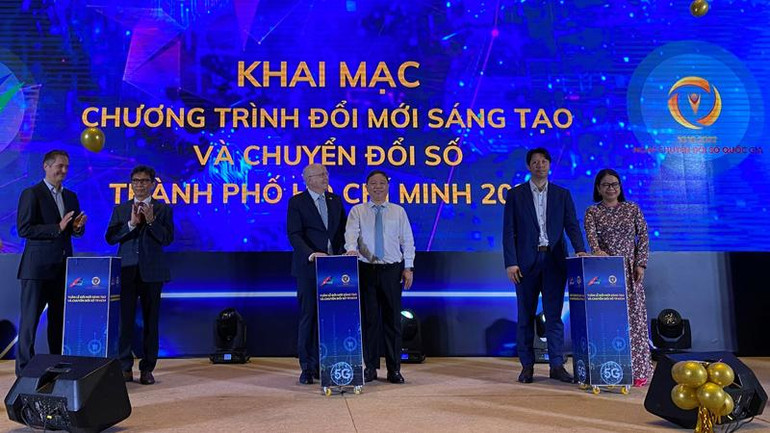 Nghi thức khai mạc Tuần lễ Đổi mới sáng tạo và Chuyển đổi số Thành phố Hồ Chí Minh năm 2022. Nghi thức khai mạc Tuần lễ Đổi mới sáng tạo và Chuyển đổi số Thành phố Hồ Chí Minh năm 2022.