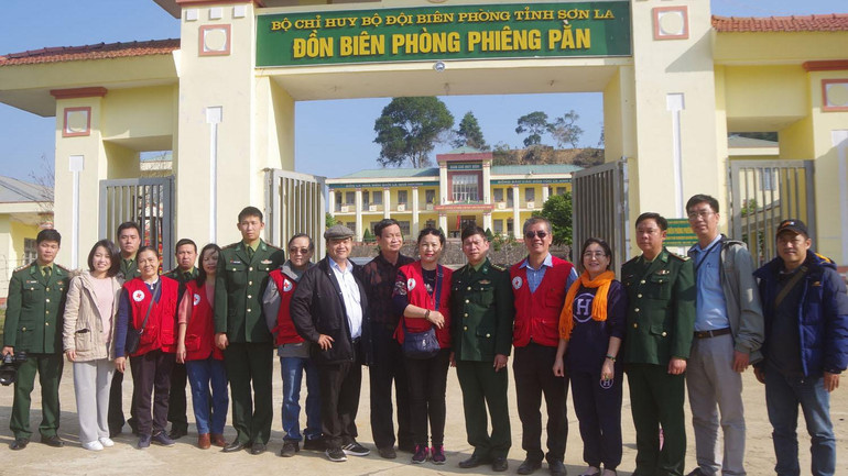 Đoàn đến thăm, động viên cán bộ chiến sĩ Đồn Biên phòng Phiêng Pằn, Bộ đội Biên phòng Sơn La.