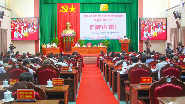 Quang cảnh Lễ khai mạc kỳ họp thứ 5, Hội đồng nhân dân tỉnh Vĩnh Long khóa 10, nhiệm kỳ 2021-2026. (Ảnh: BÁ DŨNG)