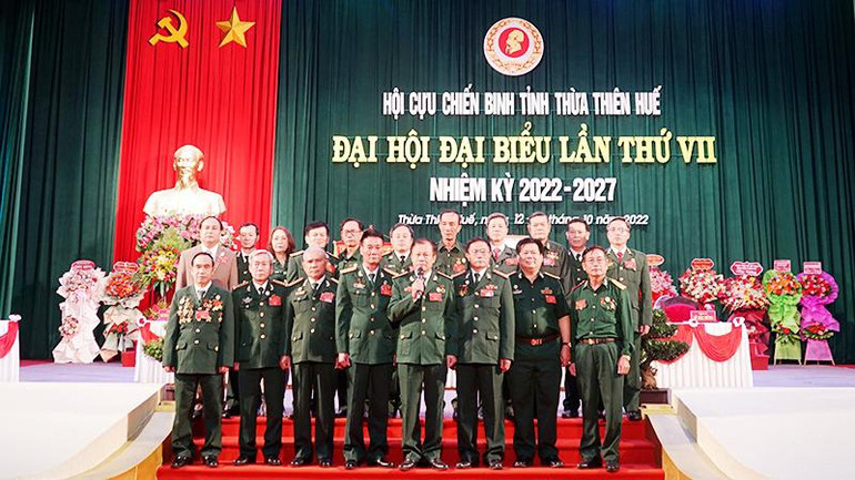 Ban chấp hành nhiệm kỳ mới 2022-2027 ra mắt và nhận nhiệm vụ.