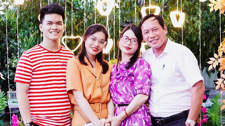 Gia đình luôn là chỗ dựa tin cậy động viên Hưng quyết tâm học tập.