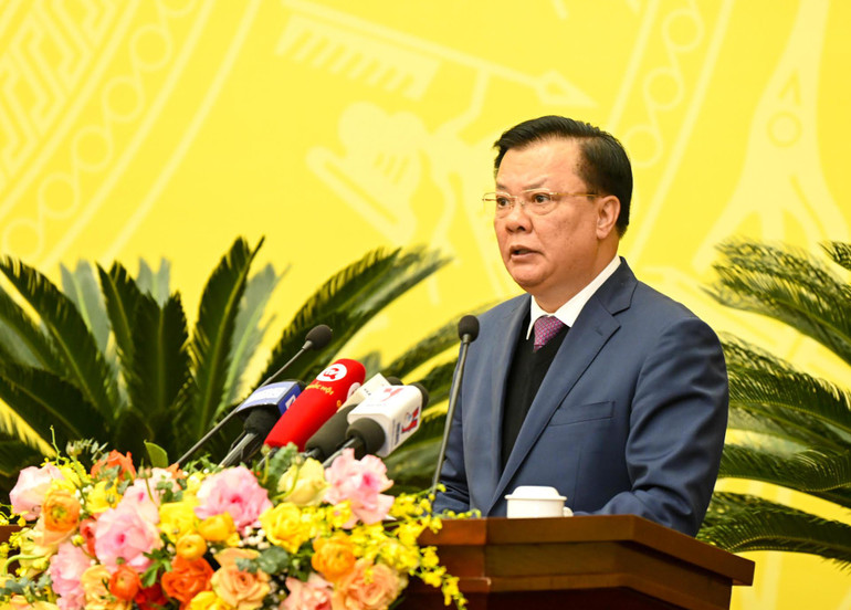 Bí thư Thành ủy Đinh Tiến Dũng phát biểu tại phiên họp. Bí thư Thành ủy Đinh Tiến Dũng phát biểu tại phiên họp.