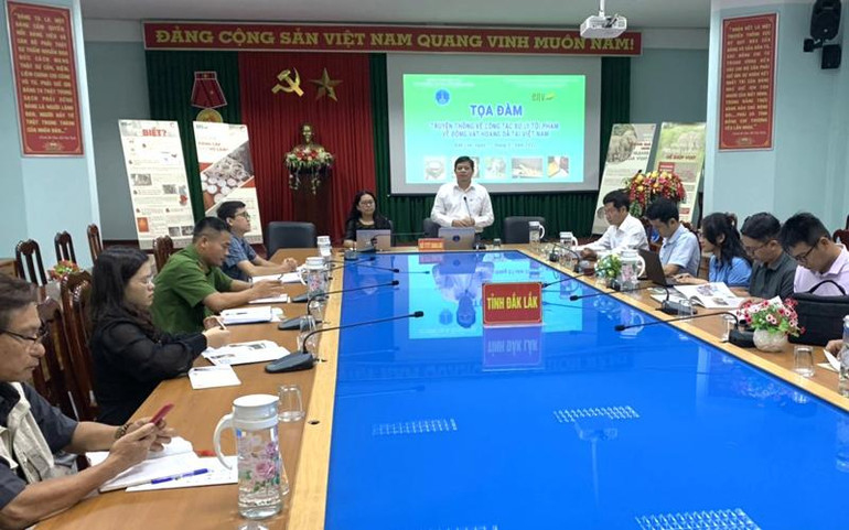 Buổi tọa đàm thu hút sự quan tâm của đông đảo các nhà báo, phóng viên thường trú trên địa bàn đến dự.