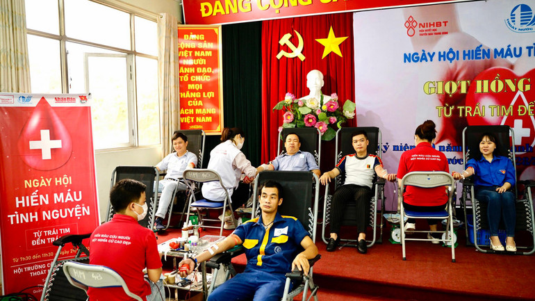 Ban tổ chức đã thu nhận được hơn 250 đơn vị máu tại lễ phát động.