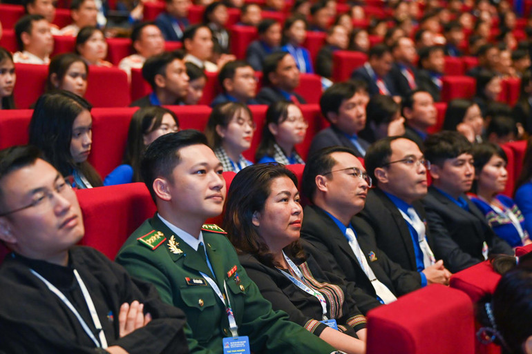 Các đại biểu lắng nghe phát biểu chỉ đạo của Tổng Bí thư Nguyễn Phú Trọng.