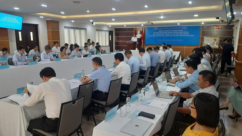 Quang cảnh buổi làm việc.