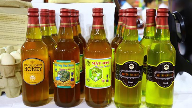 Các sản phẩm OCOP tại hội chợ. (Ảnh: THU HẢI)