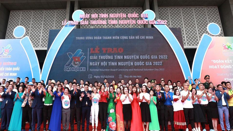 Các đại biểu chung tay hưởng ứng Ngày hội.