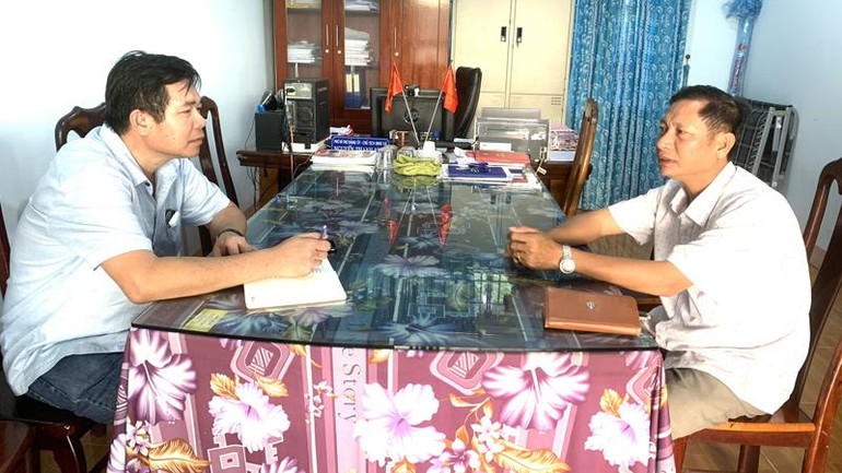 Làm việc với phóng viên Báo Nhân Dân, Chủ tịch Ủy ban nhân dân xã Ea Uy Nguyễn Thanh Bình cho biết trang trại chăn nuôi heo này được tỉnh cấp phép đầy đủ. Tuy nhiên, thỉnh thoảng người dân chung quanh có phản ánh về tình trạng ô nhiễm từ trang trại.