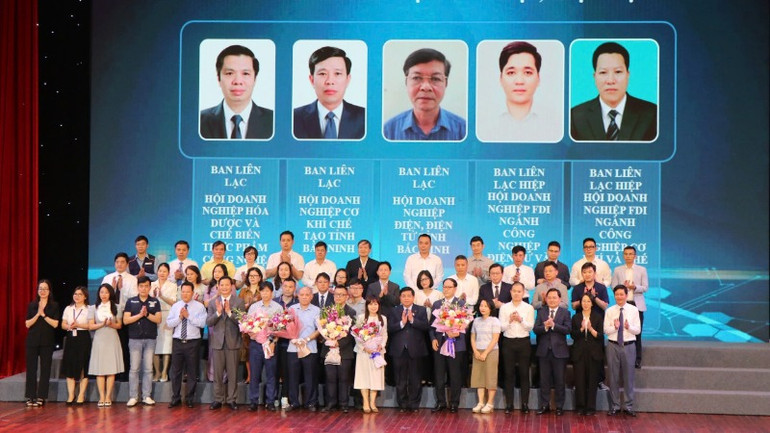 Ra mắt Ban Liên lạc các hội, hiệp hội doanh nghiệp khoa học-công nghệ tỉnh Bắc Ninh. Ra mắt Ban Liên lạc các hội, hiệp hội doanh nghiệp khoa học-công nghệ tỉnh Bắc Ninh.