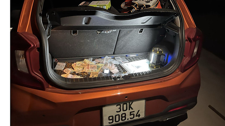 Tang vật vụ án.