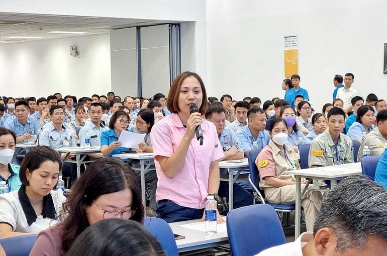 Đông đảo công nhân Thủ đô tham dự buổi đối thoại.