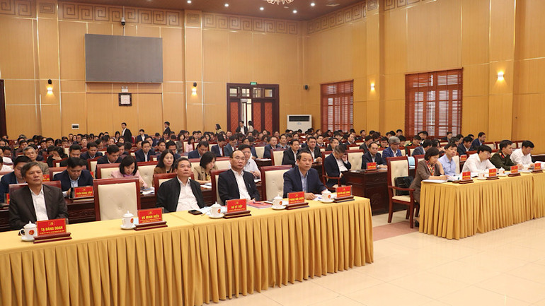 Các đại biểu tham dự hội nghị.