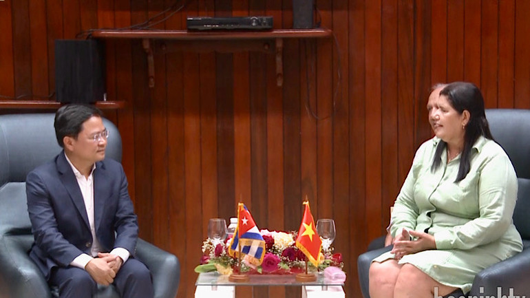 Bí thư Tỉnh ủy Bắc Ninh Nguyễn Anh Tuấn hội đàm với lãnh đạo chủ chốt tỉnh Artemisa.