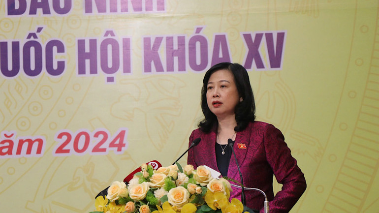 Bộ trưởng Y tế Đào Hồng Lan thay mặt Đoàn Đại biểu Quốc hội tỉnh Bắc Ninh tiếp thu ý kiến.