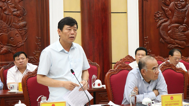 Các đại biểu tham gia ý kiến tại buổi giám sát.