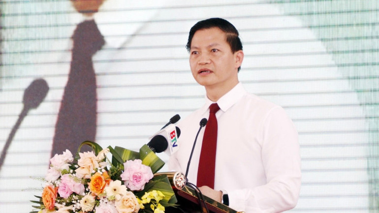 Chủ tịch Ủy ban nhân dân tỉnh Bắc Ninh Vương Quốc Tuấn phát biểu tại điểm cầu khánh thành dự án Đầu tư xây dựng mở Bệnh viện Sản-Nhi, thành phố Bắc Ninh.