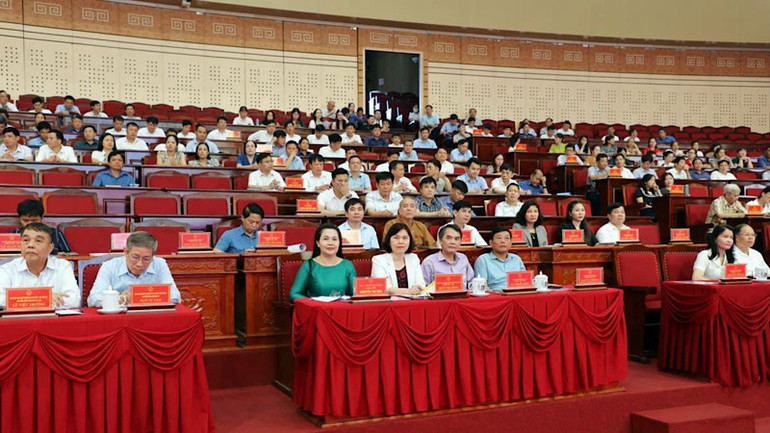 Quang cảnh hội nghị.