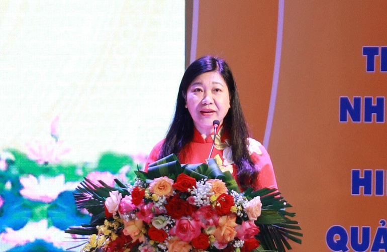 Chủ tịch Ủy ban Mặt trận Tổ quốc Việt Nam thành phố Hà Nội phát biểu.