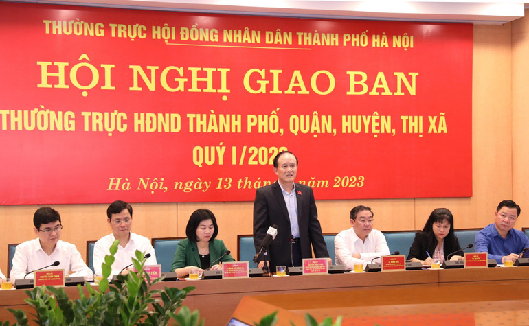 Chủ tịch Hội đồng nhân dân thành phố Hà Nội kết luận hội nghị.