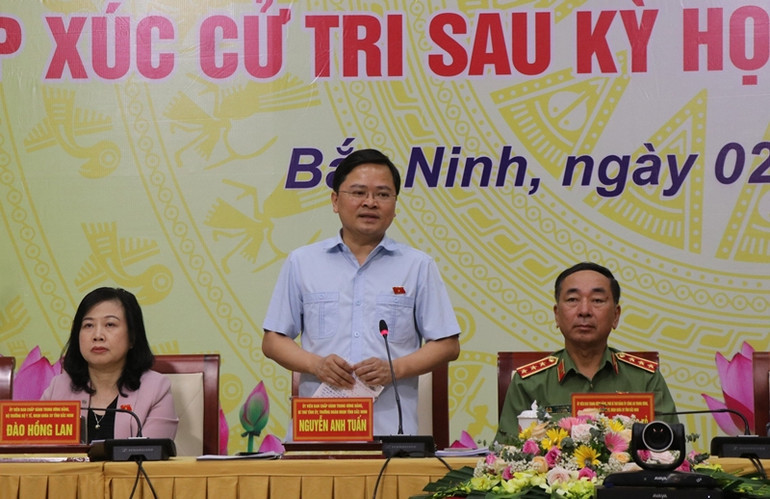 Đồng chí Nguyễn Anh Tuấn, Bí thư Tỉnh ủy, Trưởng đoàn đại biểu Quốc hội tỉnh Bắc Ninh phát biểu ý kiến.