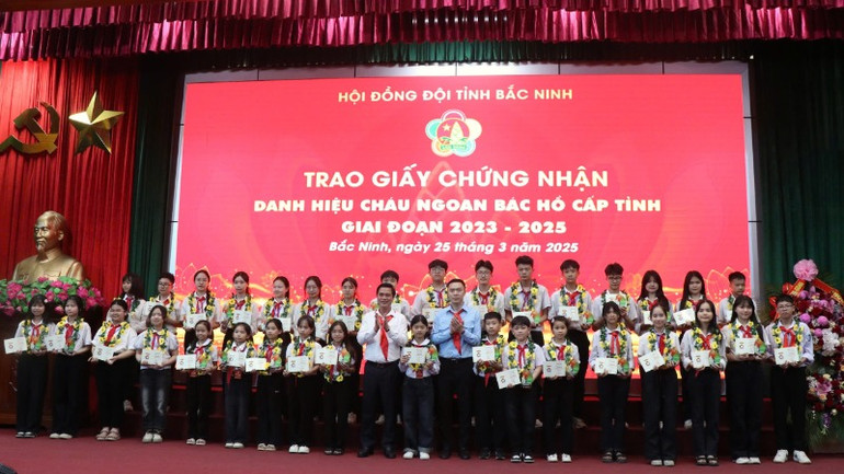 Các cháu ngoan Bác Hồ được tuyên dương tại Đại hội.