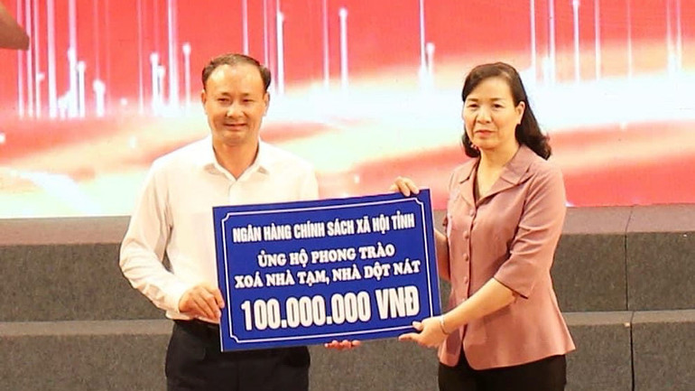 Ngay trong lễ phát động, Ủy ban Mặt trận Tổ quốc tỉnh Bắc Ninh đã tiếp nhận hơn 4,5 tỷ đồng hỗ trợ của các nhà hảo tâm. Ngay trong lễ phát động, Ủy ban Mặt trận Tổ quốc tỉnh Bắc Ninh đã tiếp nhận hơn 4,5 tỷ đồng hỗ trợ của các nhà hảo tâm.