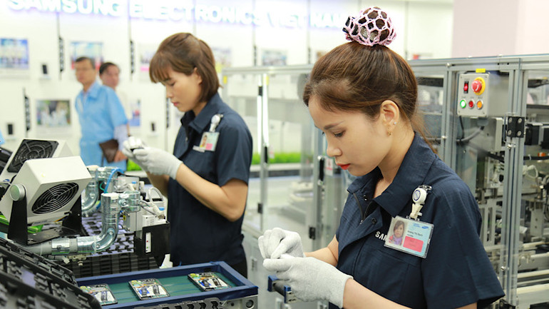 Toàn tỉnh hiện có 16 khu công nghiệp tập trung, thu hút vốn đầu tư từ 41 quốc gia và vùng lãnh thổ.