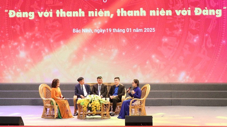 Nhiều tâm tư, nguyện vọng đã được các đảng viên trẻ, đoàn viên thanh niên trao đổi, đề xuất tại buổi tọa đàm.