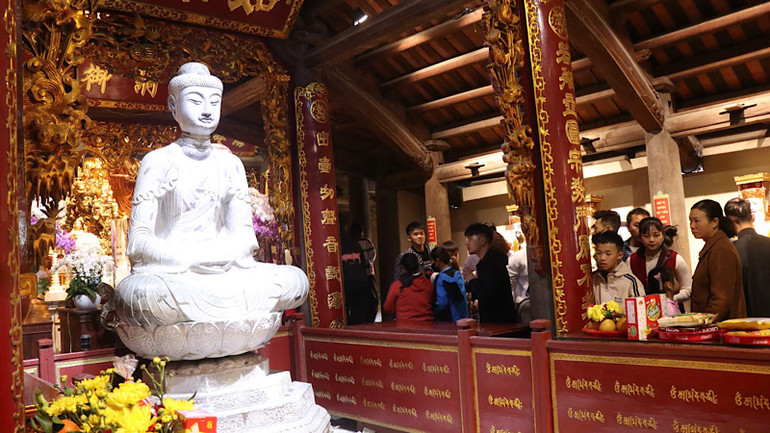 Tượng Phật A di đà tại chùa Phật Tích đã được Nhà nước công nhận là bảo vật quốc gia năm 2013. Tượng Phật A di đà tại chùa Phật Tích đã được Nhà nước công nhận là bảo vật quốc gia năm 2013.