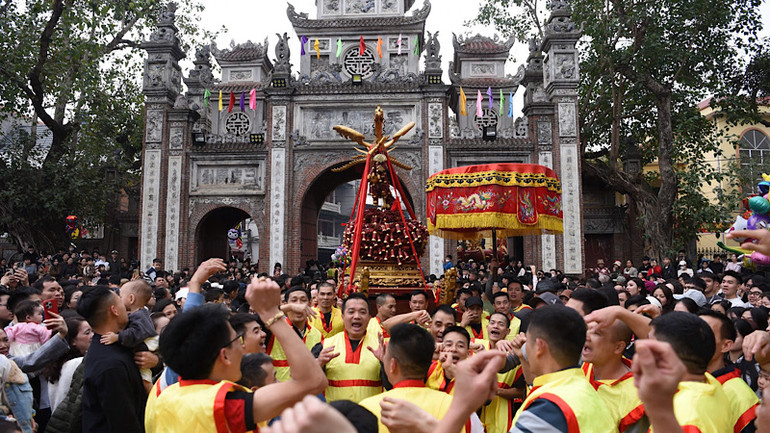 Một số hình ảnh tại Lễ hội pháo Đồng Kỵ.