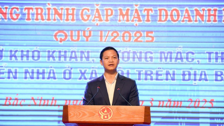 Đồng chí Vương Quốc Tuấn, Chủ tịch Ủy ban nhân dân tỉnh phát biểu kết luận. Đồng chí Vương Quốc Tuấn, Chủ tịch Ủy ban nhân dân tỉnh phát biểu kết luận.