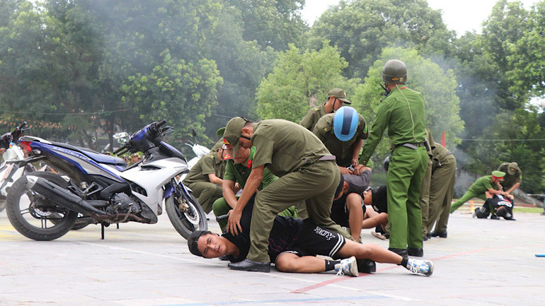 Diễn tập trong ngày ra mắt tại Tiên Du.