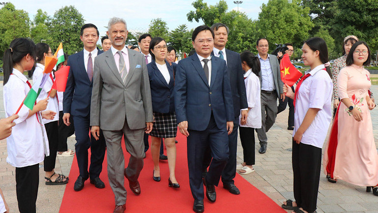 Bí thư Tỉnh ủy Bắc Ninh đón tiếp Đoàn.