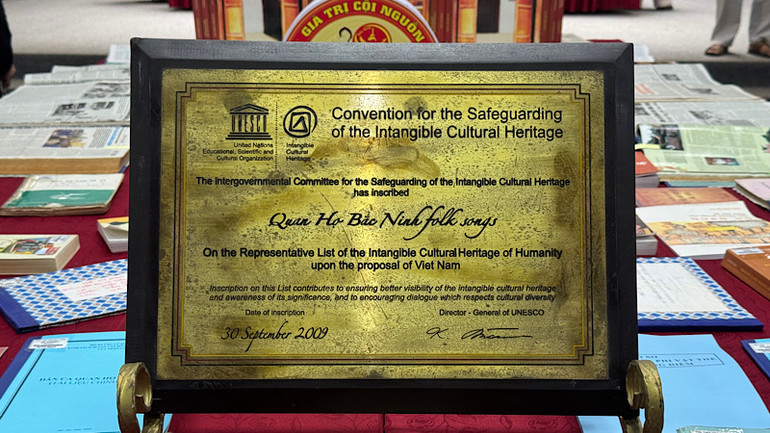 Ngày 30/9/2009, Dân ca Quan họ Bắc Ninh vinh dự được UNESCO công nhận là di sản văn hóa phi vật thể đại diện của nhân loại.