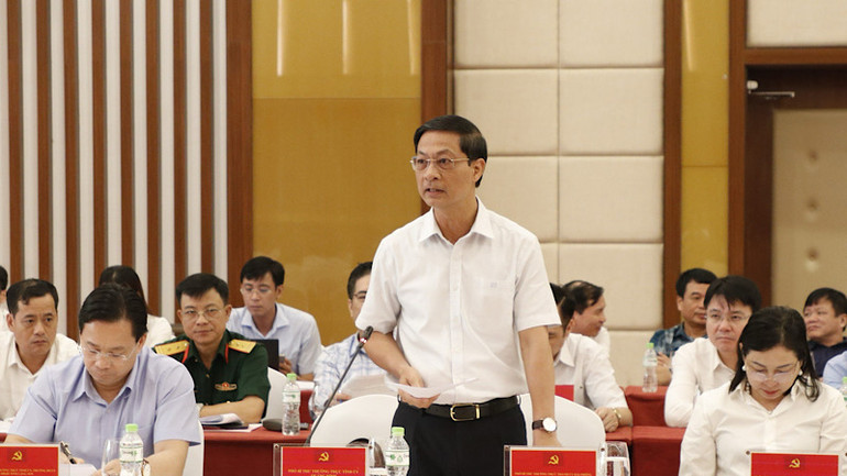 Các đại biểu tham gia đóng góp ý kiến.